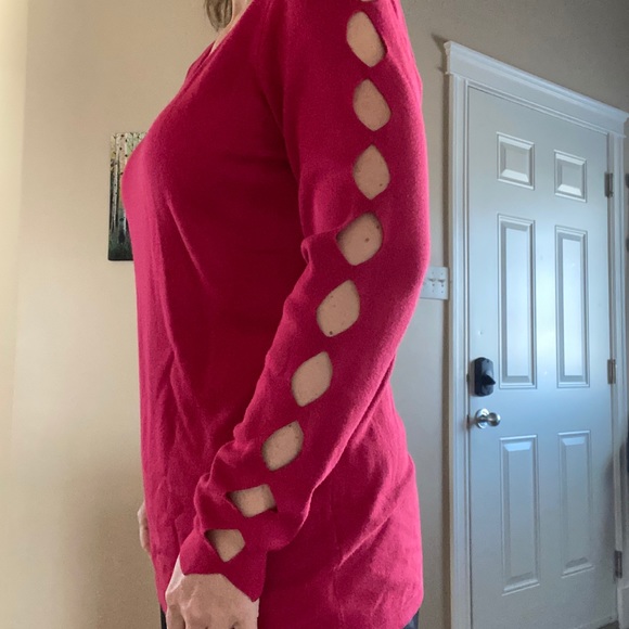 NWT Le Chateau Sweater with Cut-out Sleeves - Picture 2 of 8